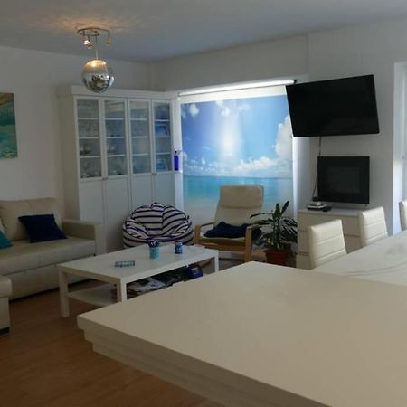 Piso En Santa Cristina, A 150 M De La Playa Apartment Oleiros Luaran gambar
