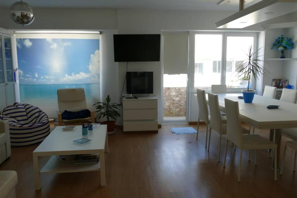 Piso En Santa Cristina, A 150 M De La Playa Apartment Oleiros Luaran gambar